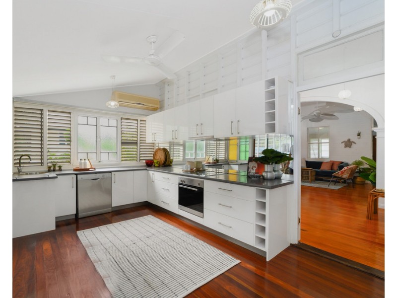6 Garrick Street, West End QLD 4810
