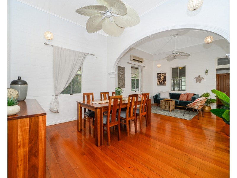 6 Garrick Street, West End QLD 4810