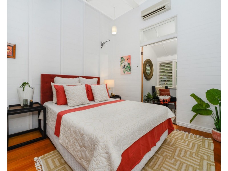 6 Garrick Street, West End QLD 4810