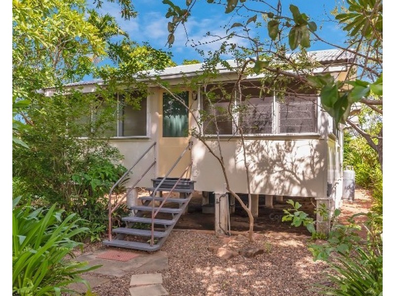 2 Sooning Street, Hermit Park QLD 4812