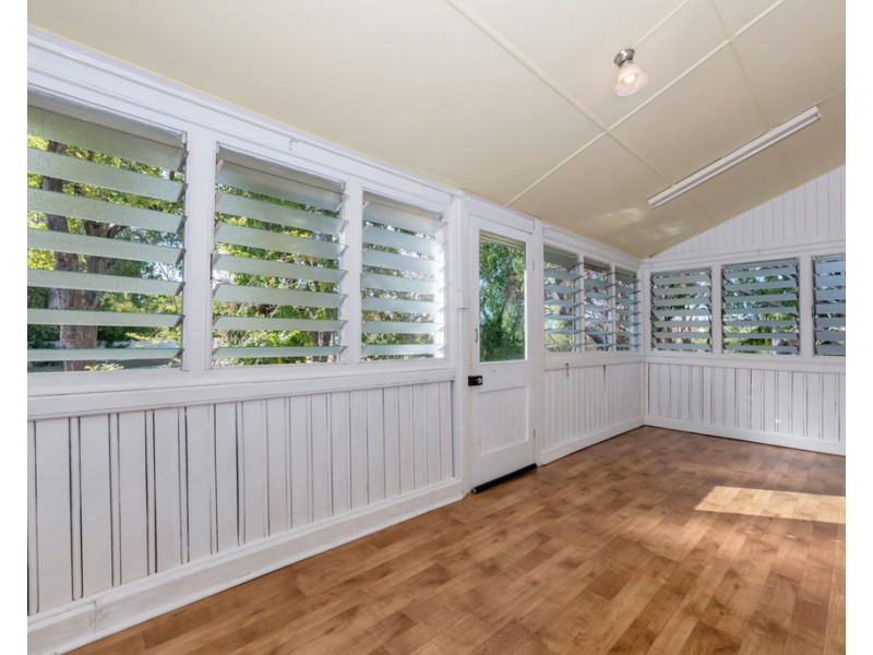 2 Sooning Street, Hermit Park QLD 4812