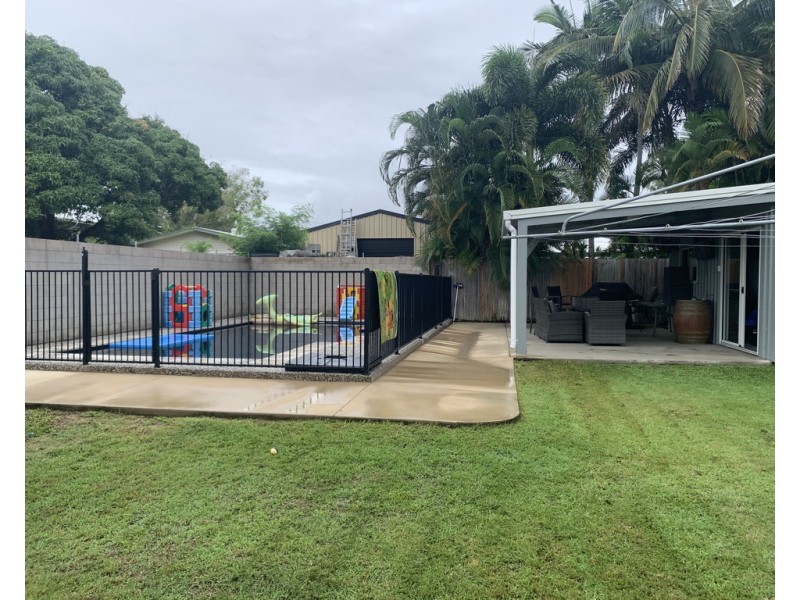 10 Eclipse Street, Rowes Bay QLD 4810