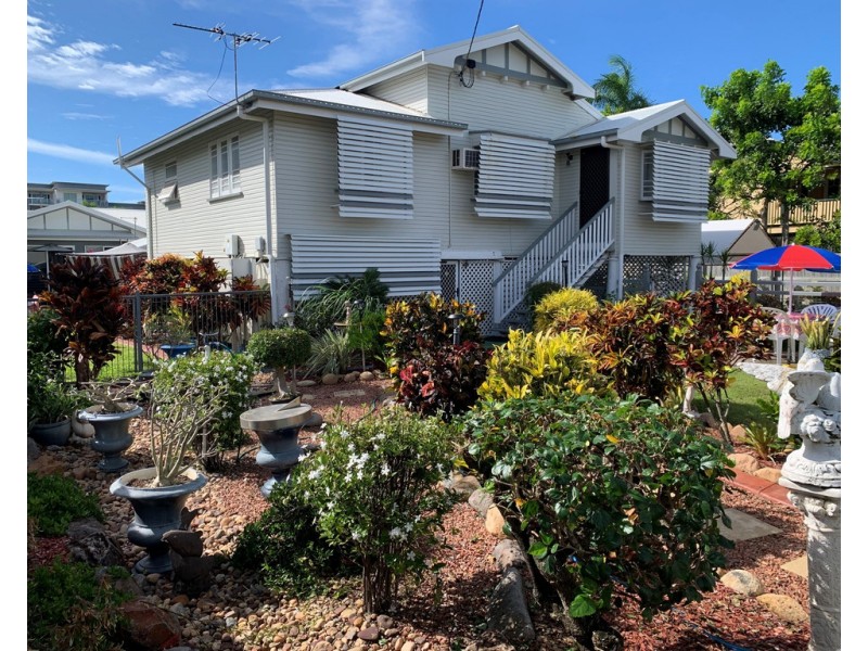 25 Davidson Street, South Townsville QLD 4810