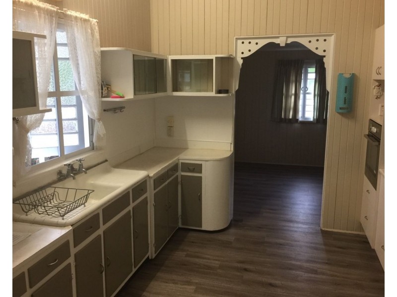 25 Davidson Street, South Townsville QLD 4810