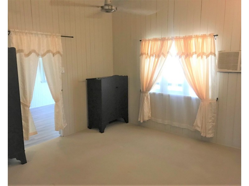 25 Davidson Street, South Townsville QLD 4810