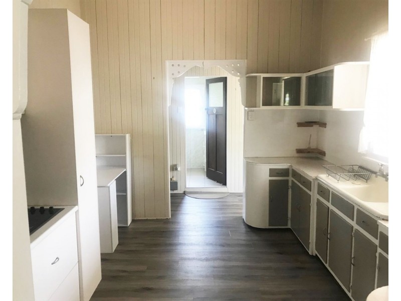 25 Davidson Street, South Townsville QLD 4810