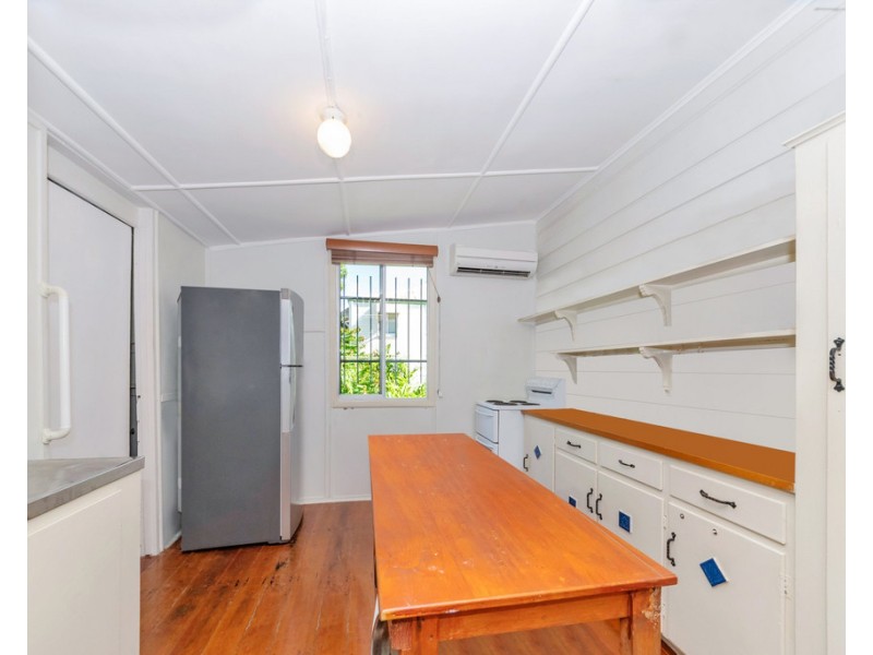 18 Sixth Avenue, South Townsville QLD 4810