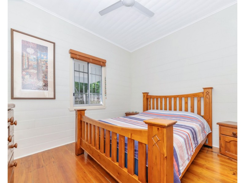 18 Sixth Avenue, South Townsville QLD 4810