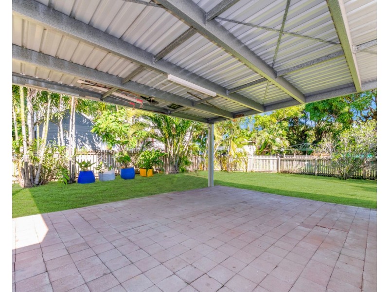 18 Sixth Avenue, South Townsville QLD 4810