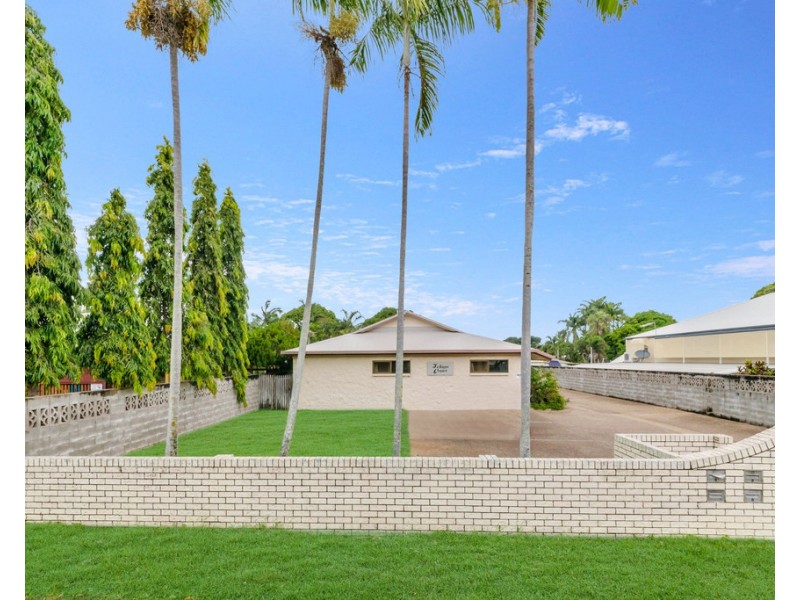 3/4 Crauford Street, West End QLD 4810
