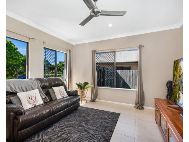 11 Sanctum Boulevard, Mount Low QLD 4818