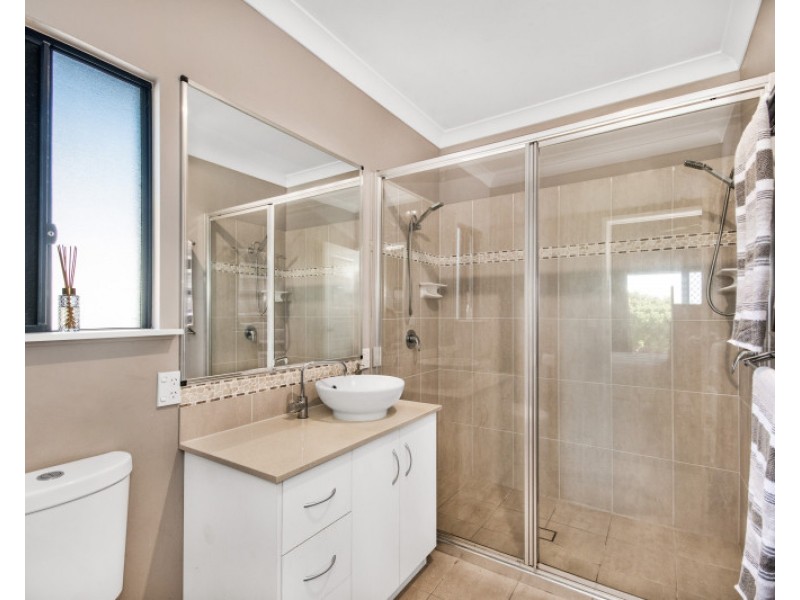 11 Sanctum Boulevard, Mount Low QLD 4818