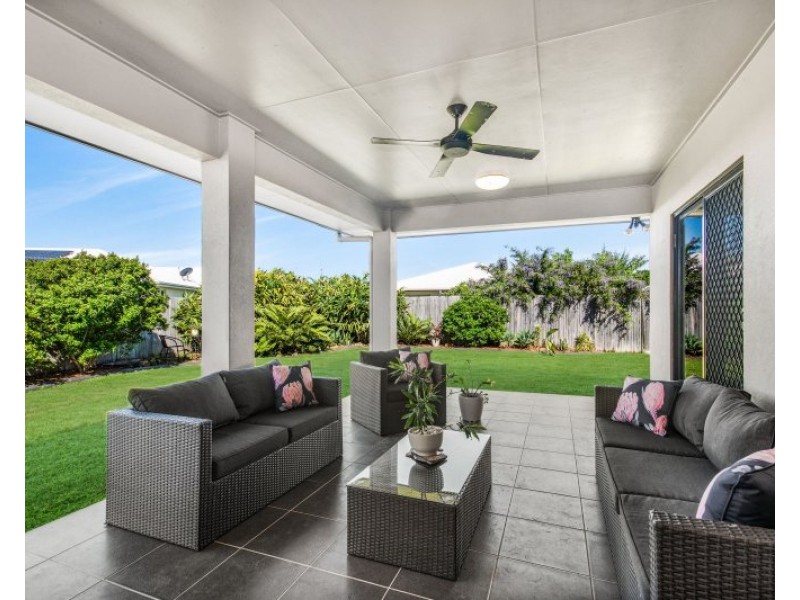 11 Sanctum Boulevard, Mount Low QLD 4818