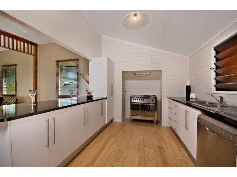 5 Jameson Street, Hermit Park QLD 4812