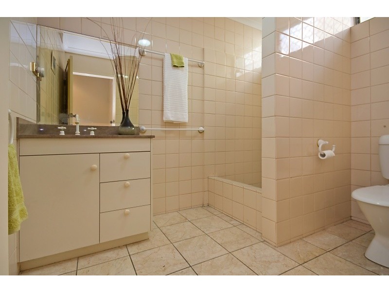 61 Gilbert Crescent, North Ward QLD 4810