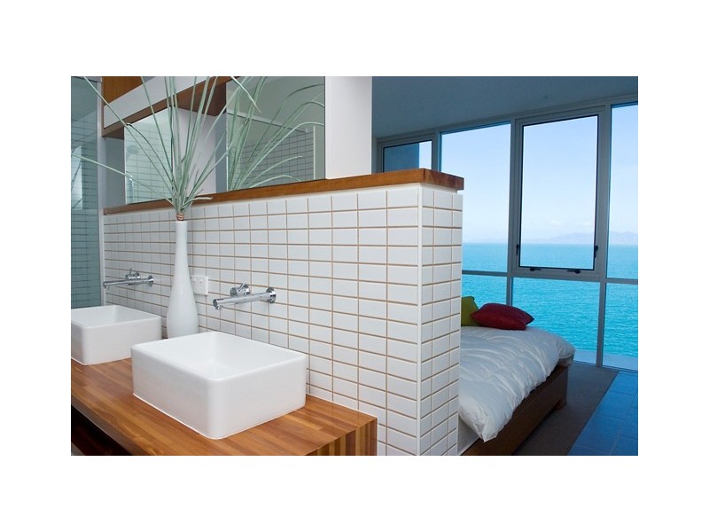 5502/146 Sooning Street (Bright Point) NELLY BAY, Magnetic Island QLD 4819