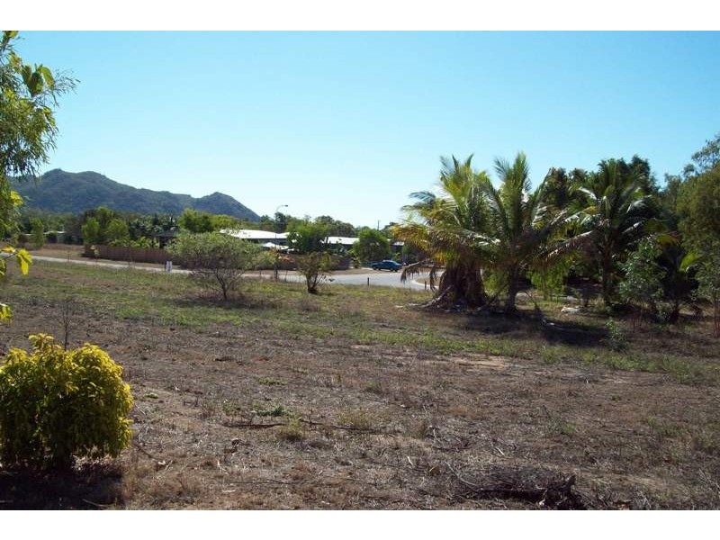 15 Wallaby Way HORSESHOE BAY, Magnetic Island QLD 4819