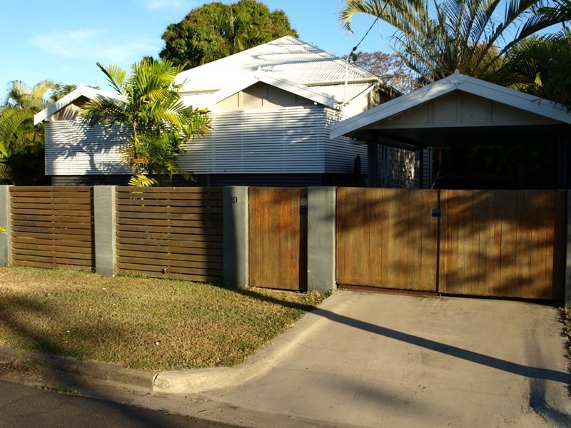 19 Putt Street, Railway Estate QLD 4810