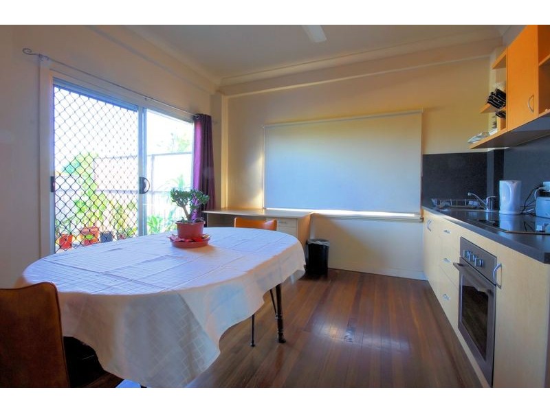 1/136 Queens Road, Hermit Park QLD 4812