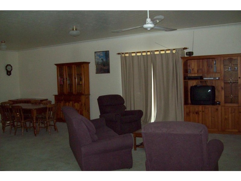 25 Marine Pde, Magnetic Island QLD 4819