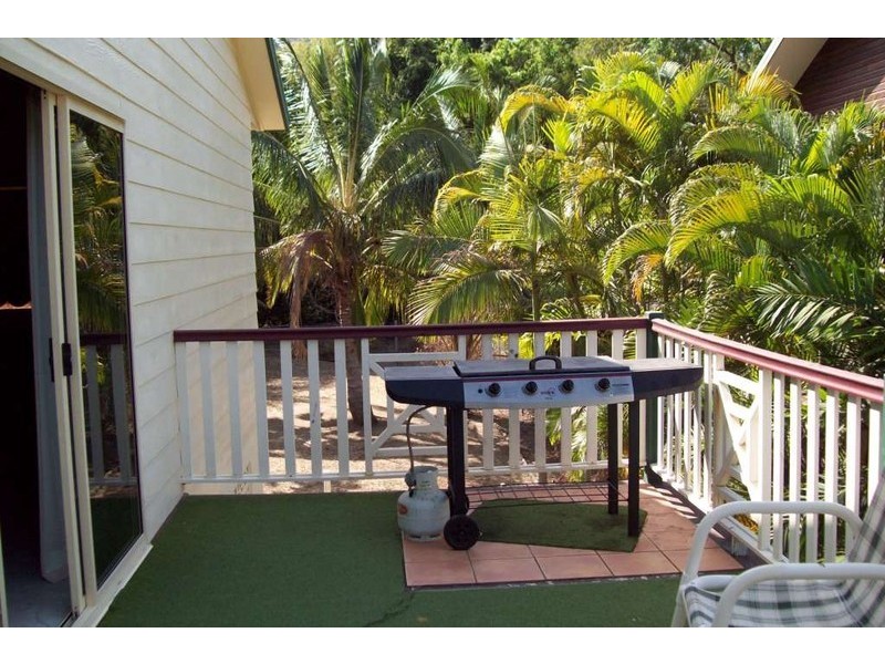 25 Marine Pde, Magnetic Island QLD 4819