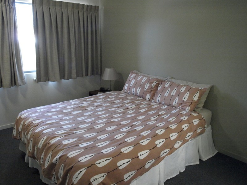 4/42 Perkins Street, South Townsville QLD 4810