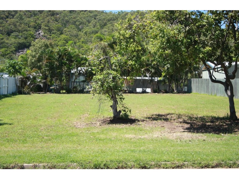 92 Horseshoe Bay Road HORSESHOE BAY, Magnetic Island QLD 4819