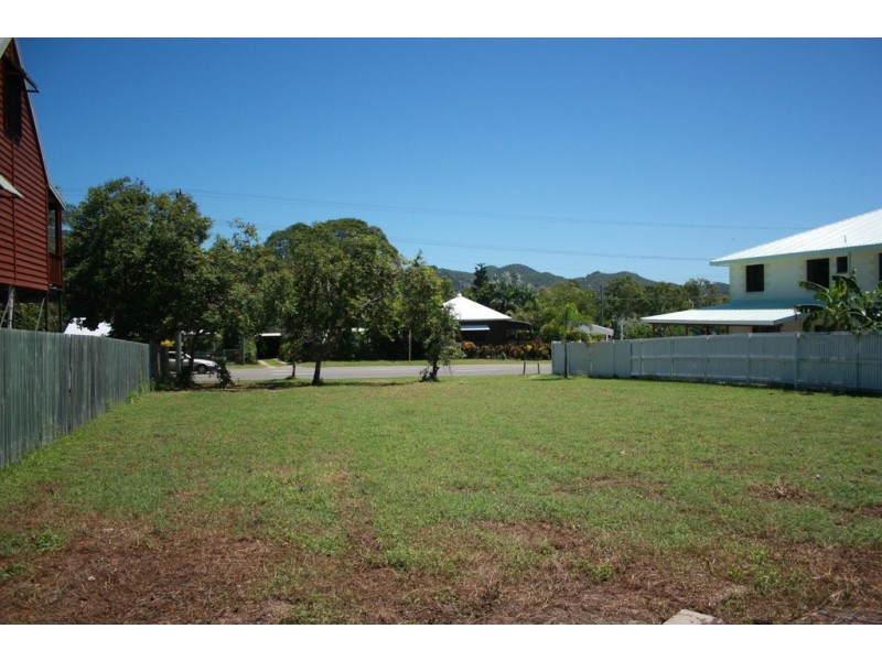 92 Horseshoe Bay Road HORSESHOE BAY, Magnetic Island QLD 4819