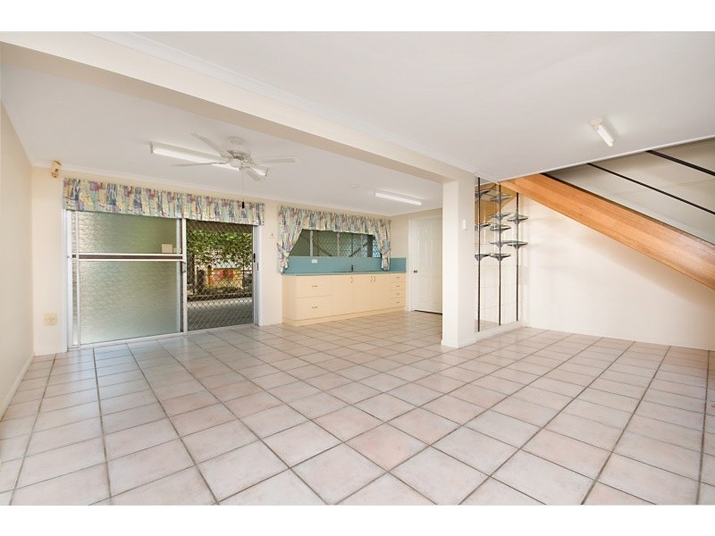 1 Vivian Street, Pimlico QLD 4812