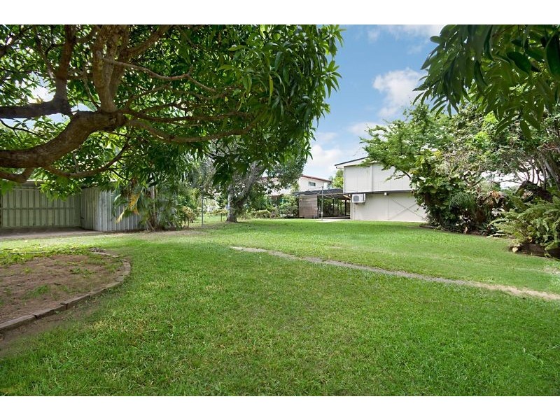 1 Vivian Street, Pimlico QLD 4812