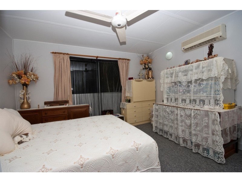 11 Heath Street, Magnetic Island QLD 4819