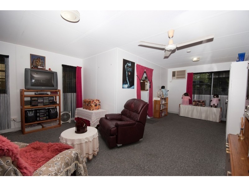 11 Heath Street, Magnetic Island QLD 4819