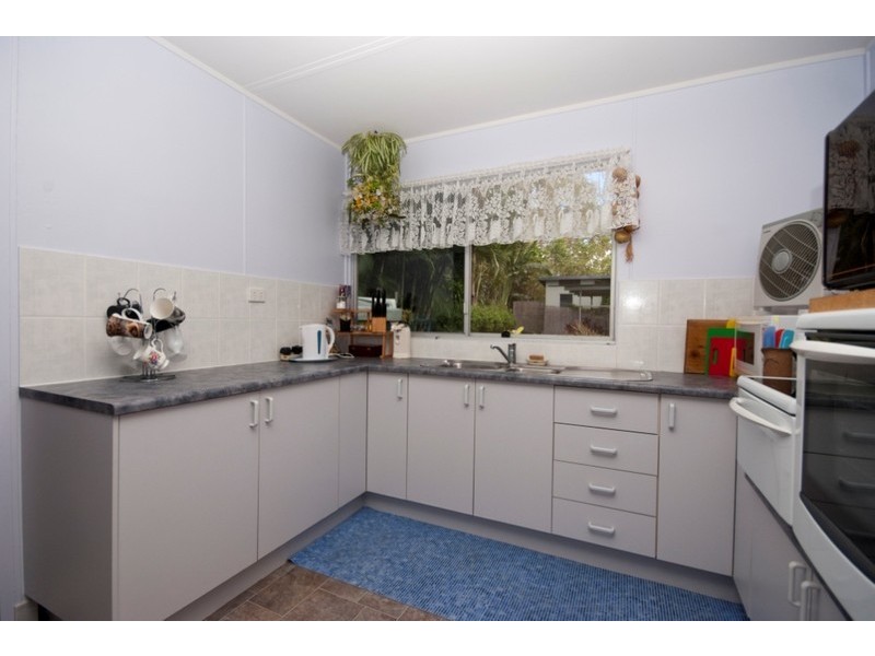 11 Heath Street, Magnetic Island QLD 4819