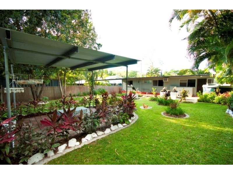 11 Heath Street, Magnetic Island QLD 4819