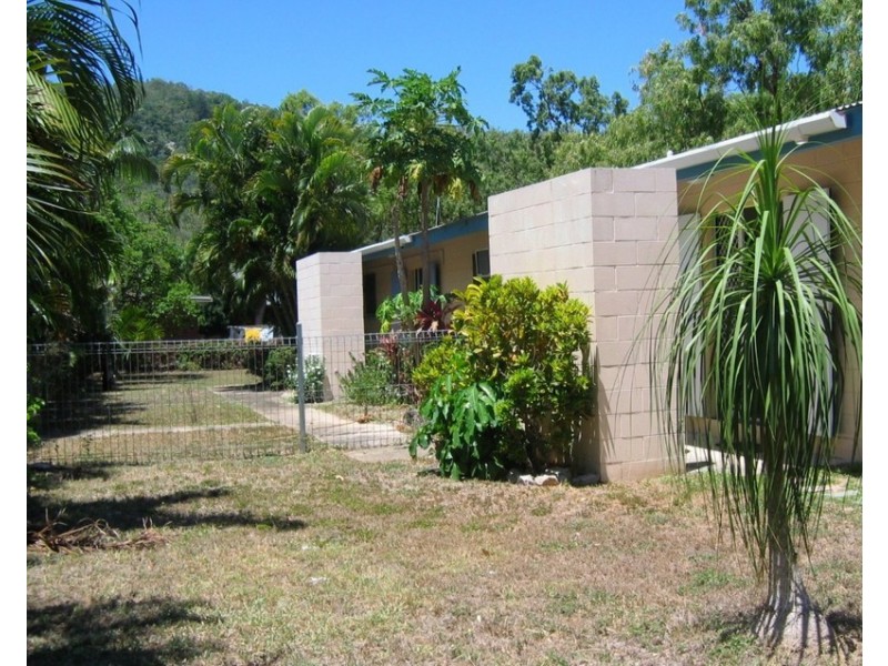 17 The Grove, Magnetic Island QLD 4819