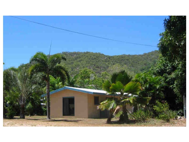 17 The Grove, Magnetic Island QLD 4819