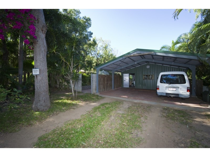 73 Picnic Street PICNIC BAY, Magnetic Island QLD 4819