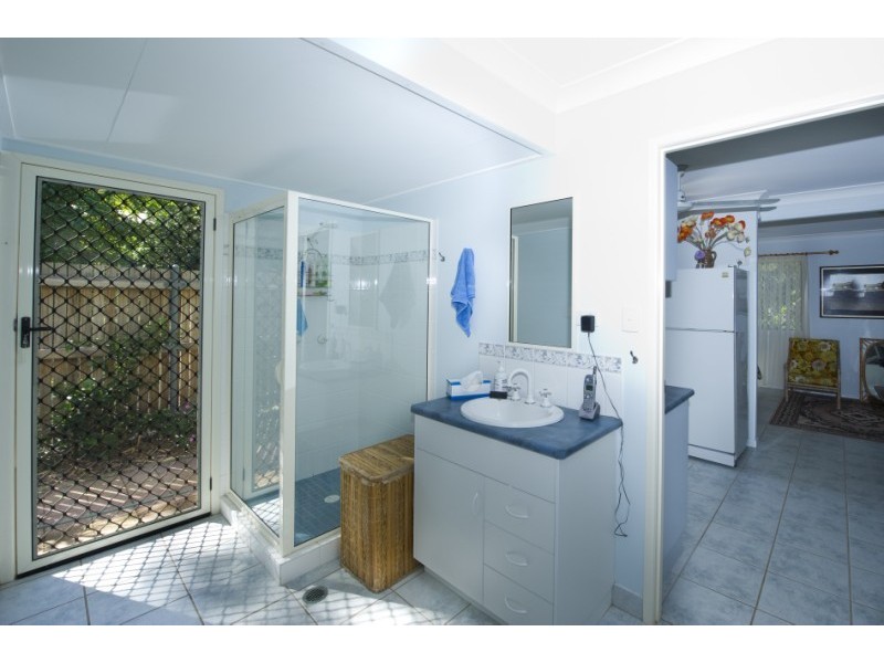 73 Picnic Street PICNIC BAY, Magnetic Island QLD 4819