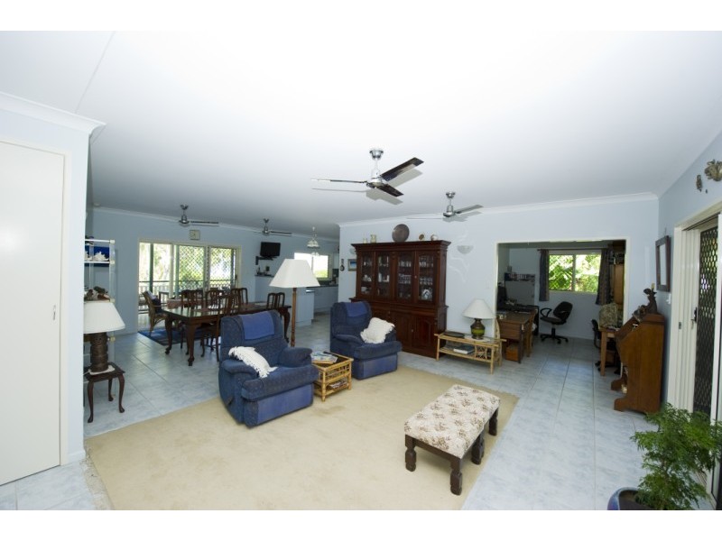 73 Picnic Street PICNIC BAY, Magnetic Island QLD 4819