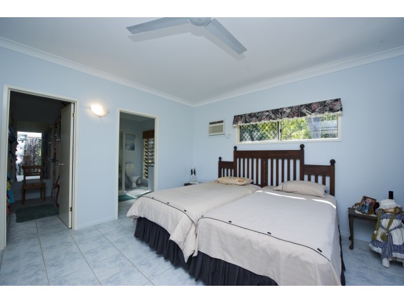 73 Picnic Street PICNIC BAY, Magnetic Island QLD 4819