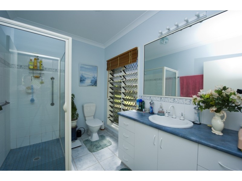 73 Picnic Street PICNIC BAY, Magnetic Island QLD 4819