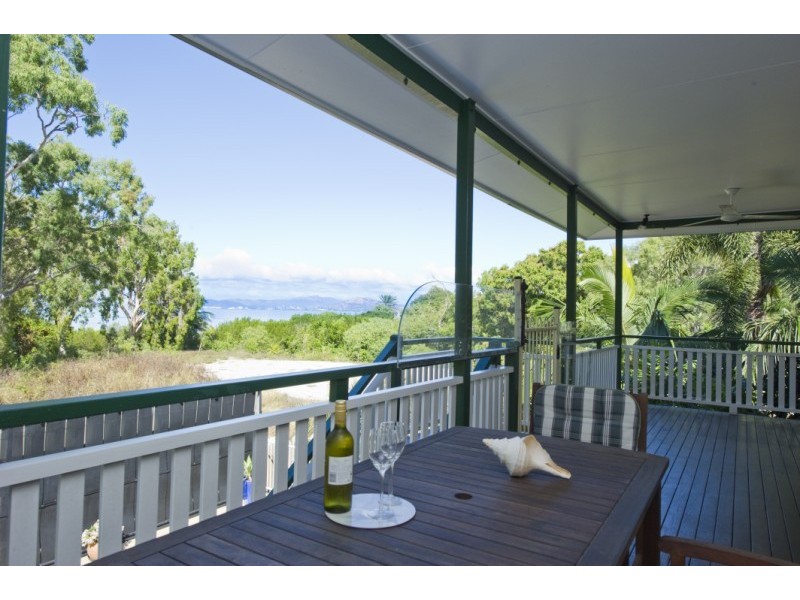 73 Picnic Street PICNIC BAY, Magnetic Island QLD 4819