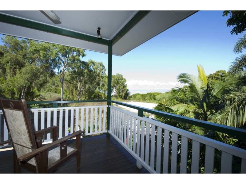 73 Picnic Street PICNIC BAY, Magnetic Island QLD 4819