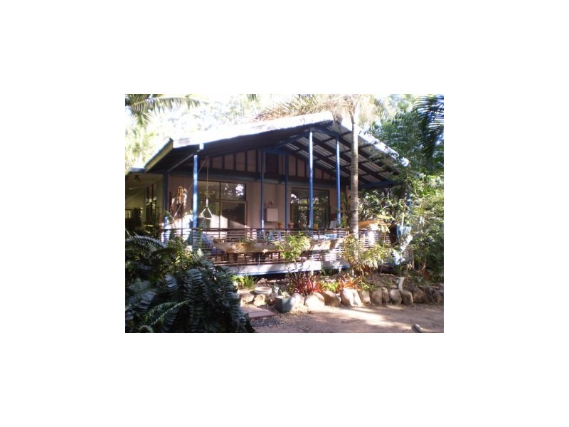 15 Heath Street HORSESHOE BAY, Magnetic Island QLD 4819