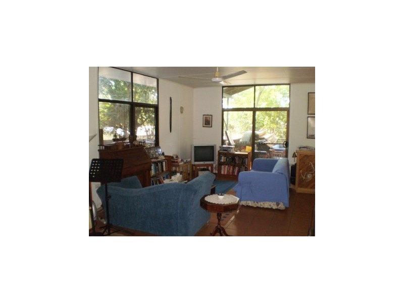 15 Heath Street HORSESHOE BAY, Magnetic Island QLD 4819