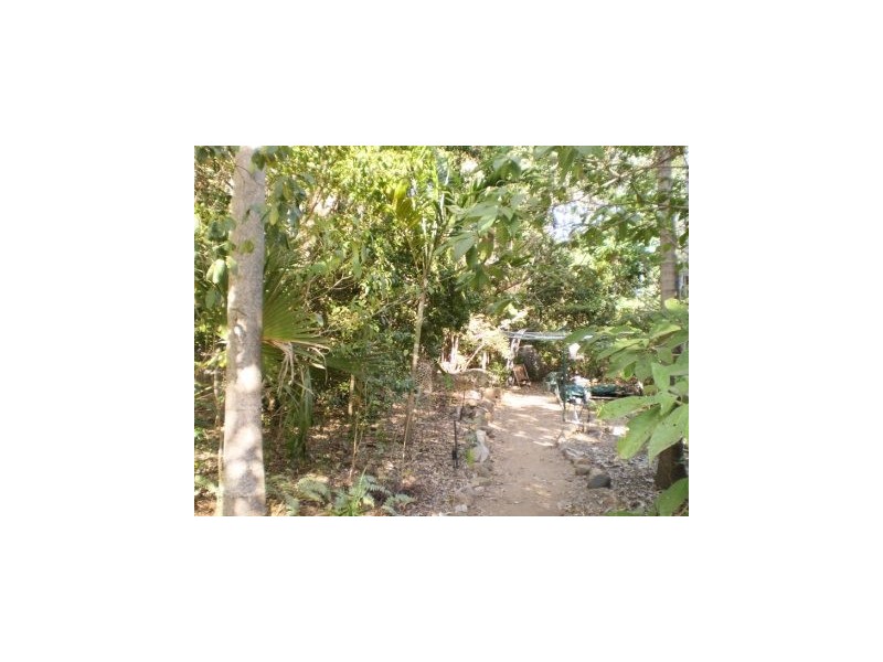 15 Heath Street HORSESHOE BAY, Magnetic Island QLD 4819
