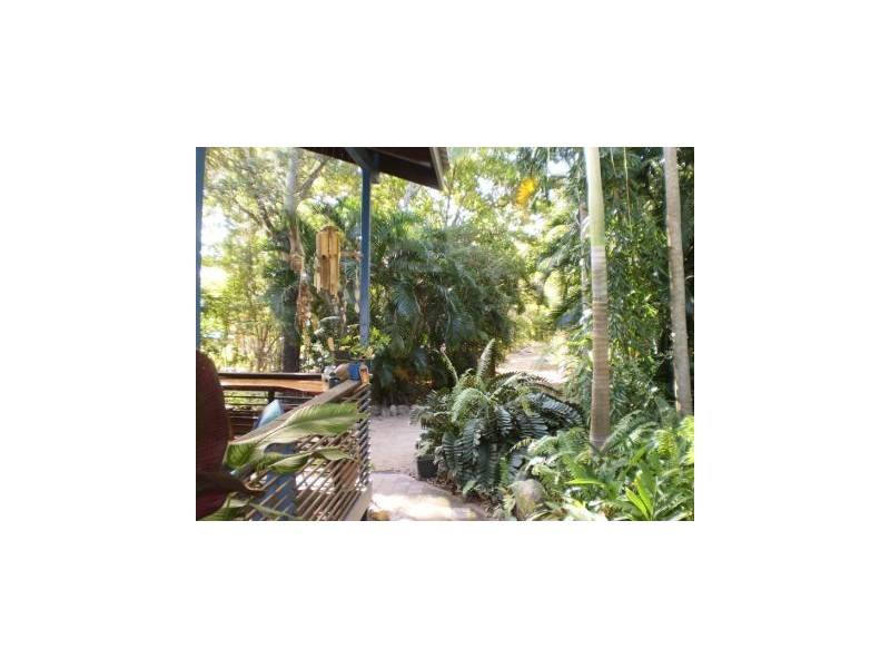 15 Heath Street HORSESHOE BAY, Magnetic Island QLD 4819