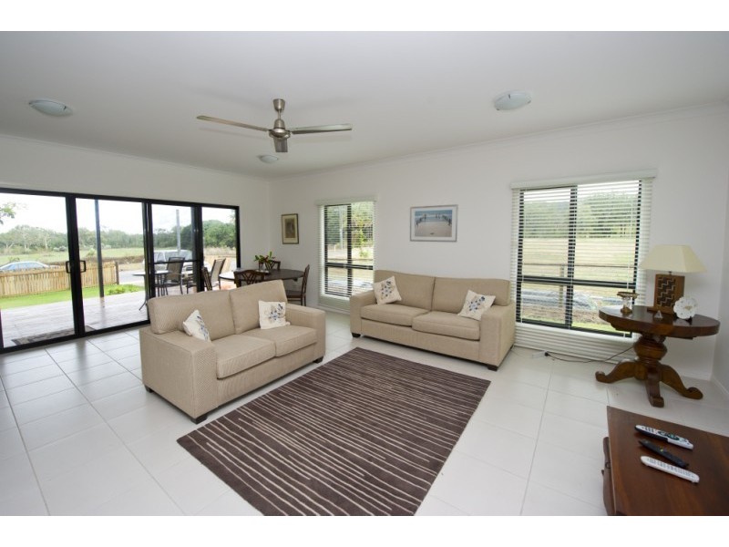 94 Gifford Street, Magnetic Island QLD 4819