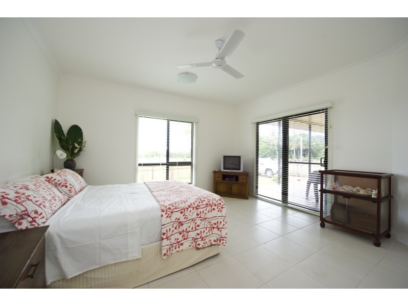94 Gifford Street, Magnetic Island QLD 4819