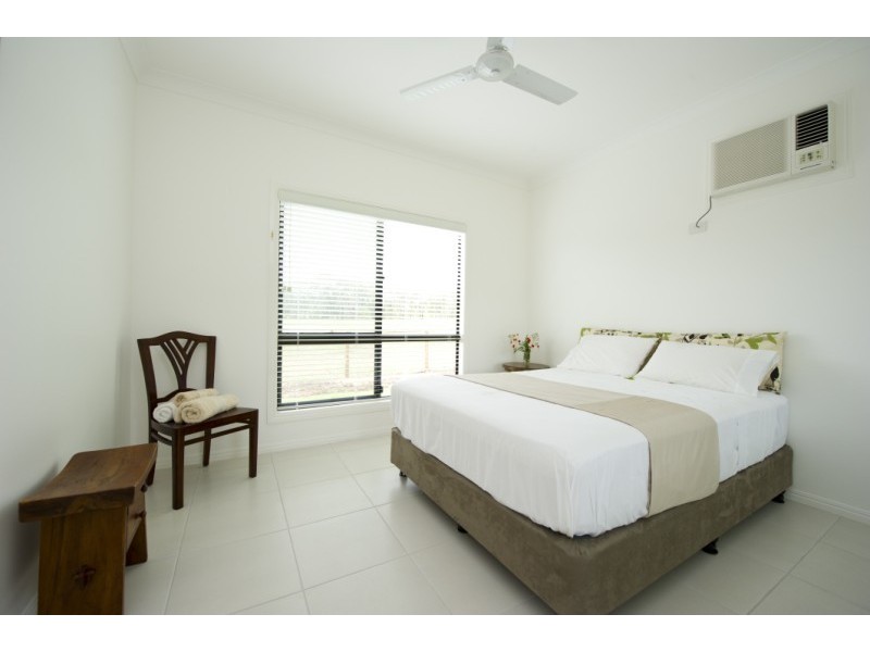 94 Gifford Street, Magnetic Island QLD 4819